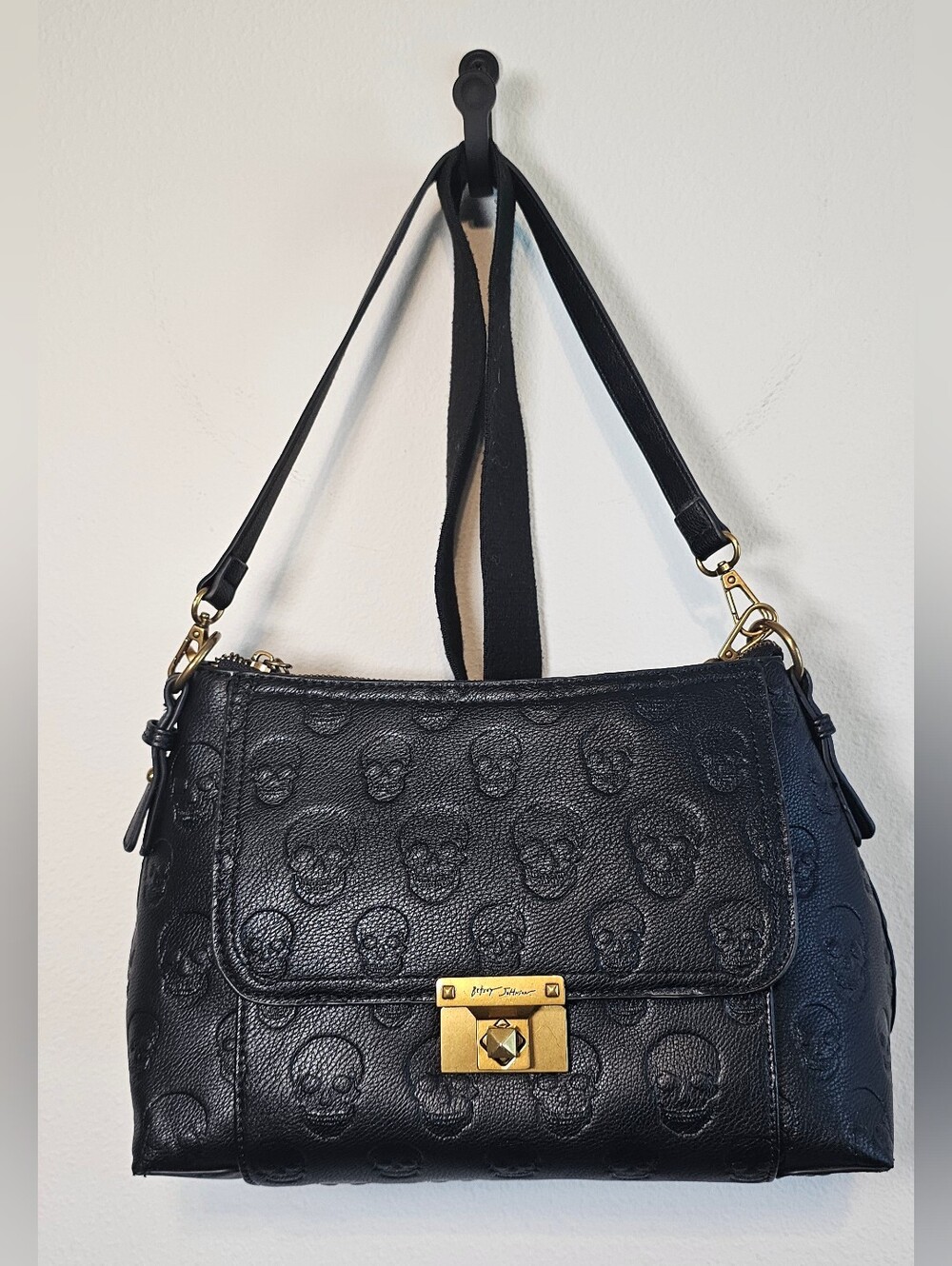 Betsey Johnson Skull Boss Satchel Crossbody Black Gold Purse